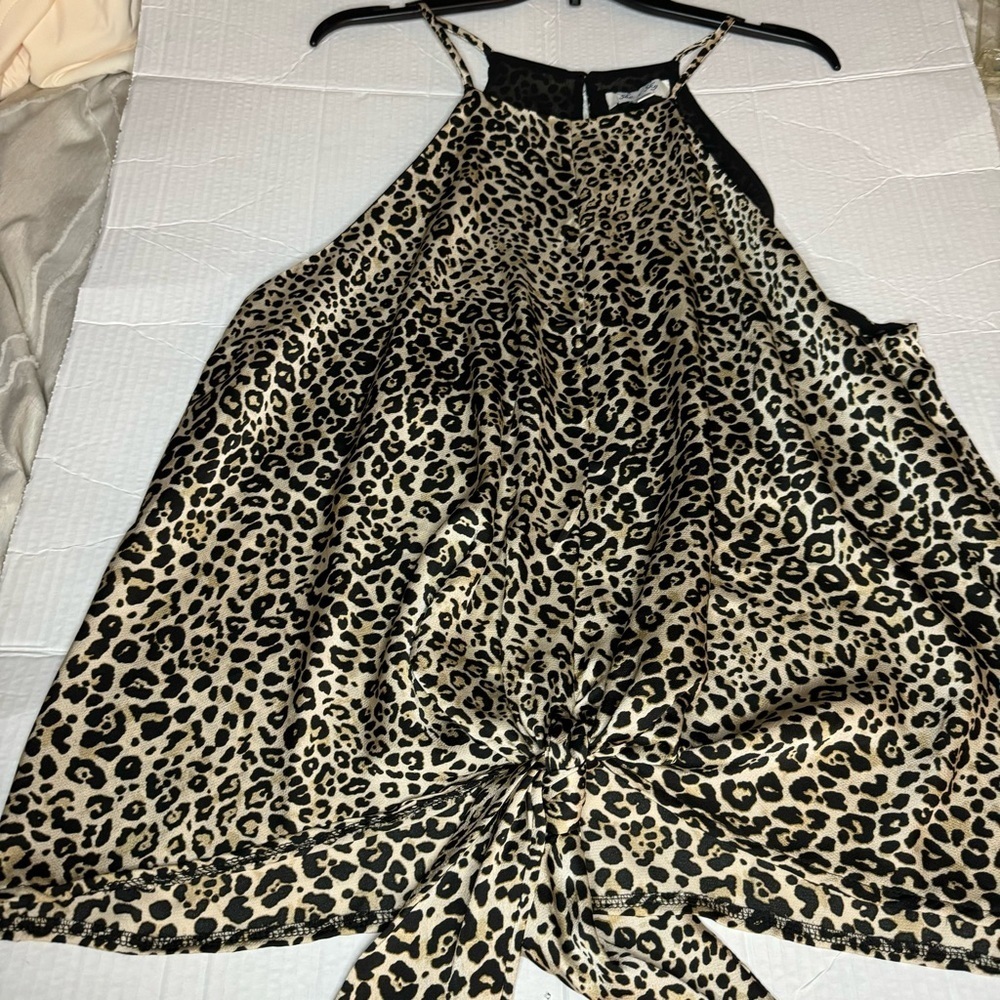 Plus size boutique halter tie waist blouse . NWOT size 1x - Picture 5 of 6